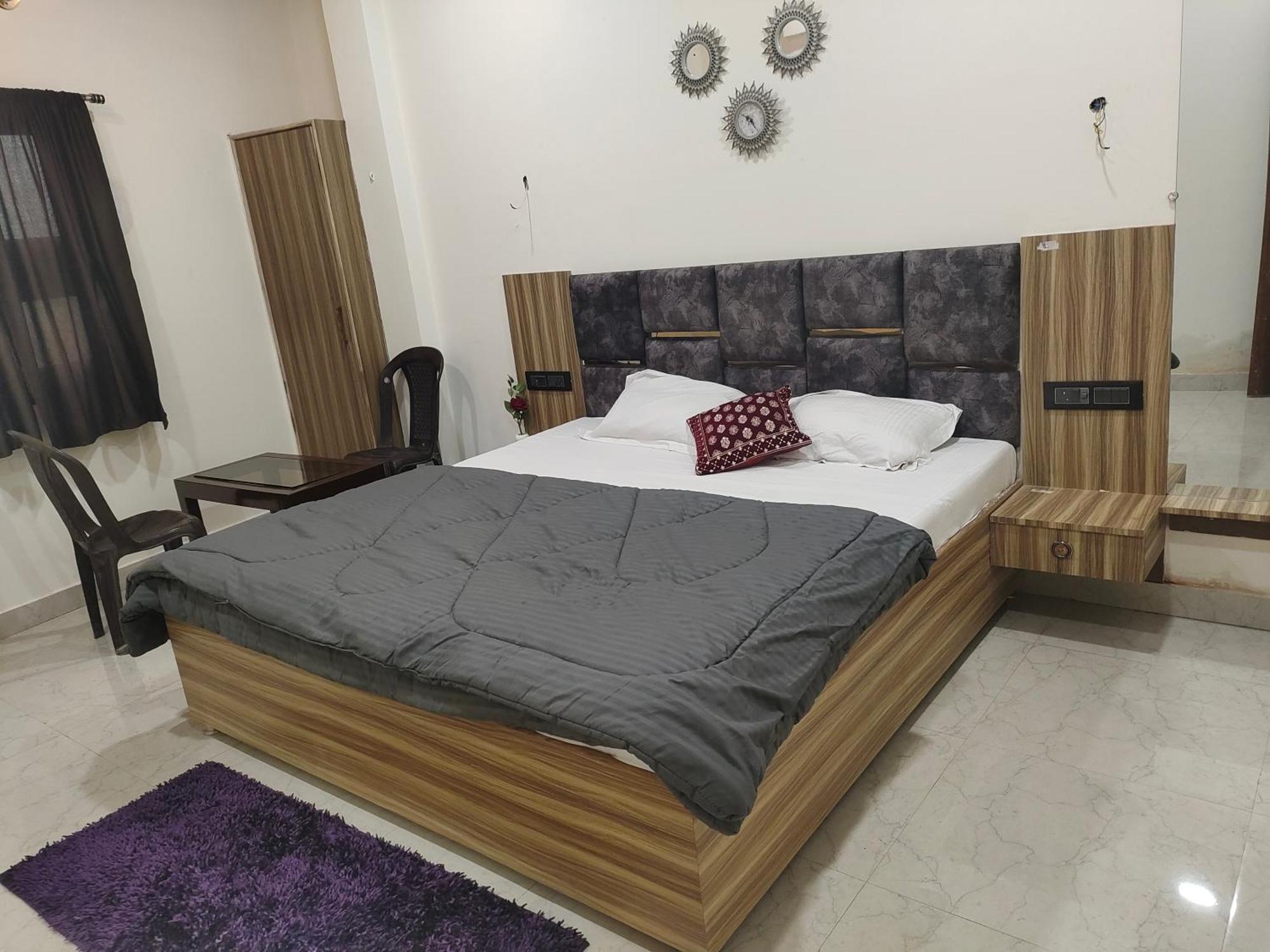 Banarasiya Stay Walking Distance To Banaras Railway Station Варанаси Екстериор снимка