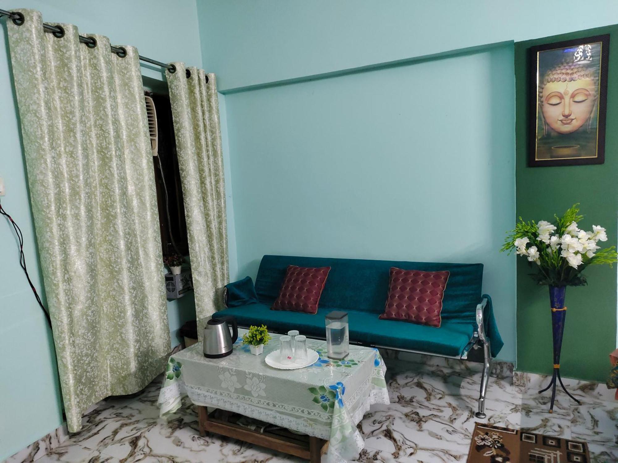Banarasiya Stay Walking Distance To Banaras Railway Station Варанаси Стая снимка