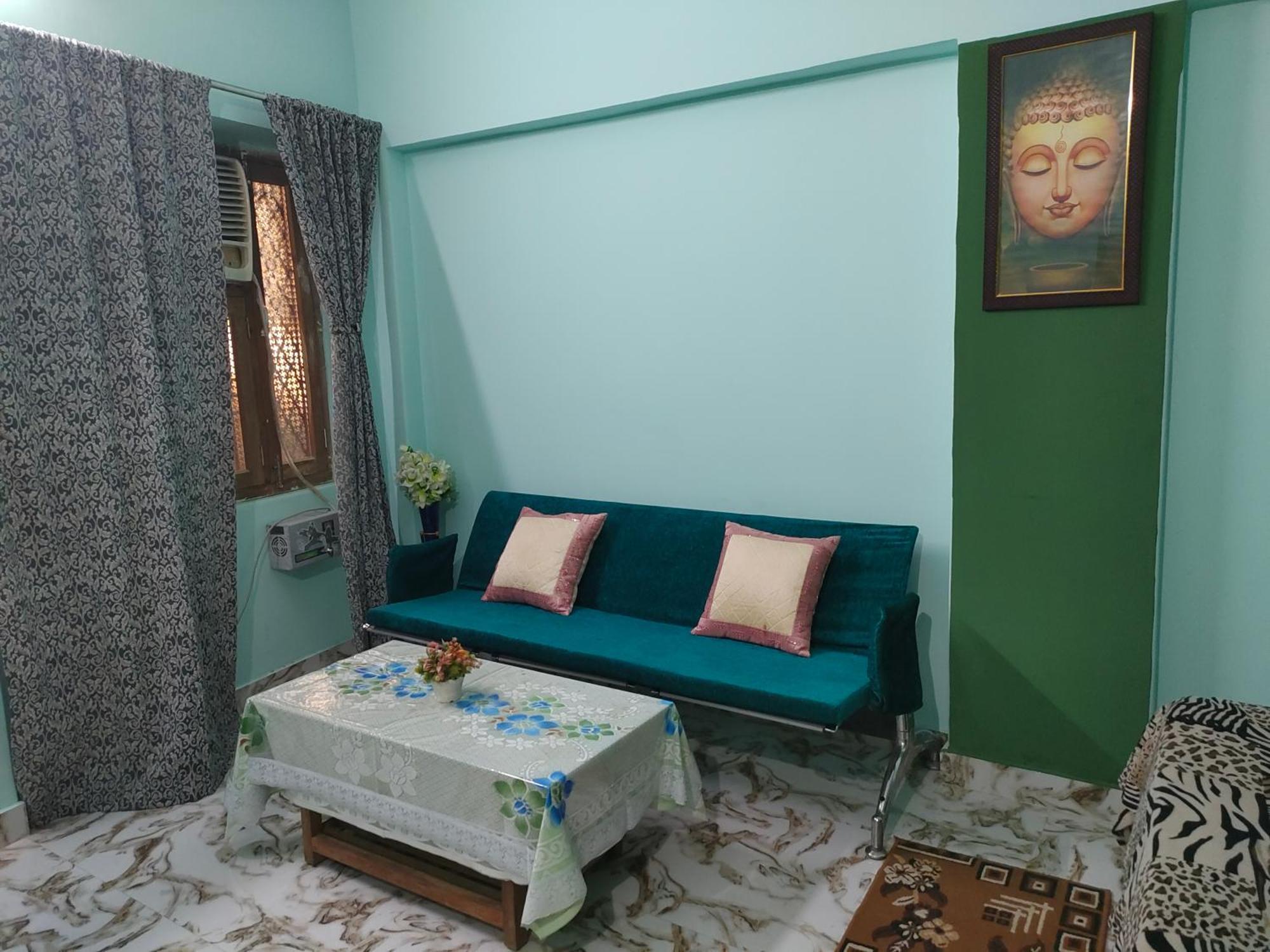 Banarasiya Stay Walking Distance To Banaras Railway Station Варанаси Стая снимка