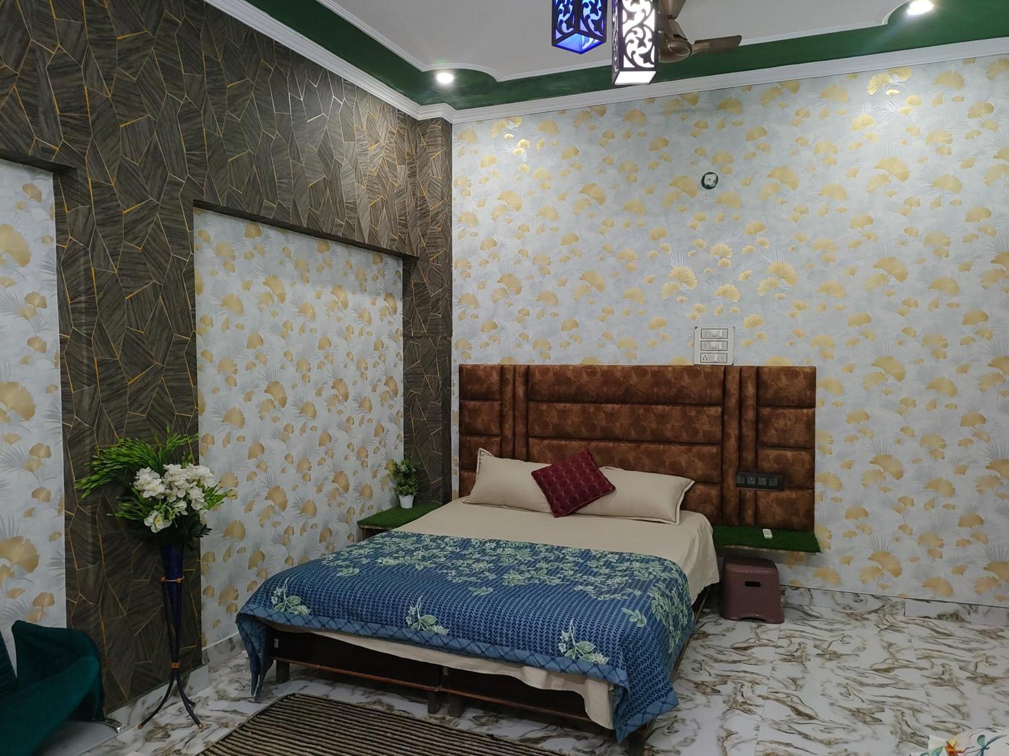 Banarasiya Stay Walking Distance To Banaras Railway Station Варанаси Екстериор снимка